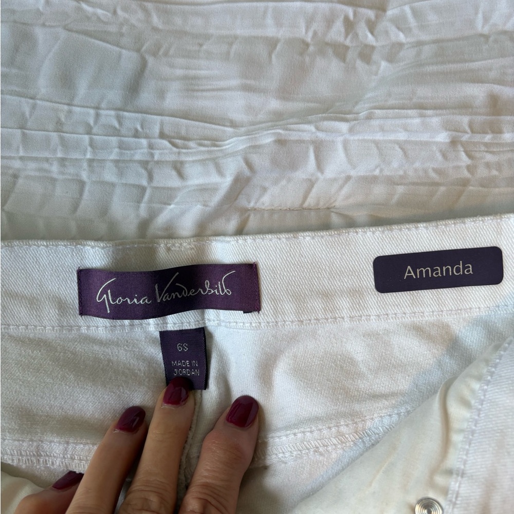 Gloria Vanderbilt White Jeans with Purple Label - Picture 2 of 6